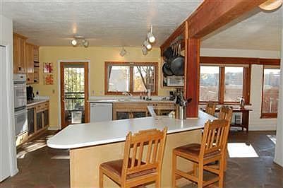 2nd image of 1200 Marquette Pl NE