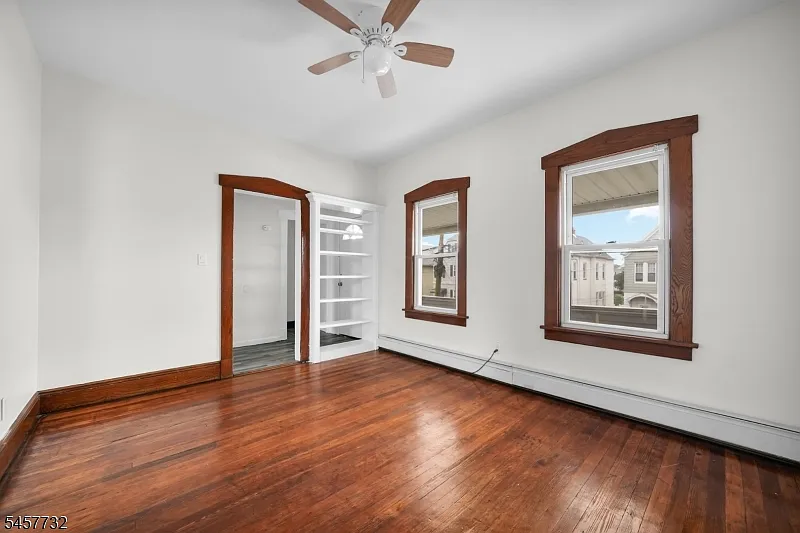 4 bed, 1.0 bath, $2,900 — Photo 3