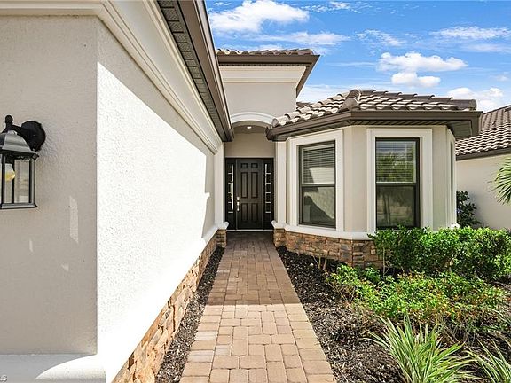 4th image of 17487 Caravita LN