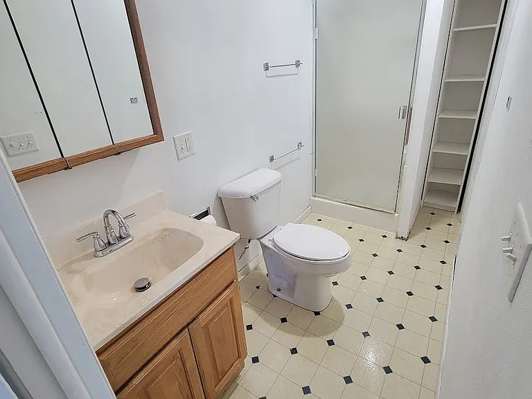 710 Maplewood Rd #1 — Photo 7