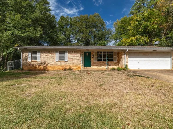320 Mackechney St, Nacogdoches, TX 75965