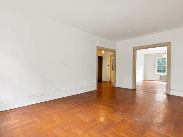 525 West 238th Street image 11 of 30