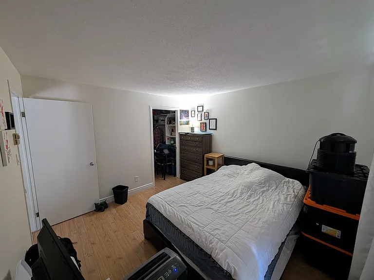 250 Brittany Dr #207 — Photo 4