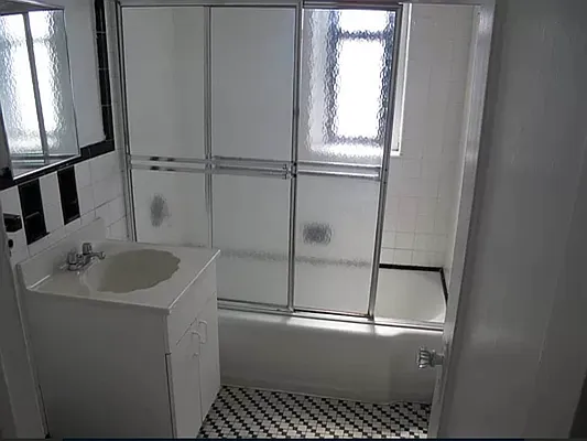 Rented by RealTegrity NY LLC | media 72