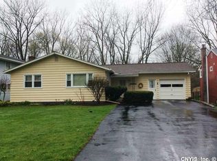 304 Longmeadow Dr, Syracuse, NY 13205
