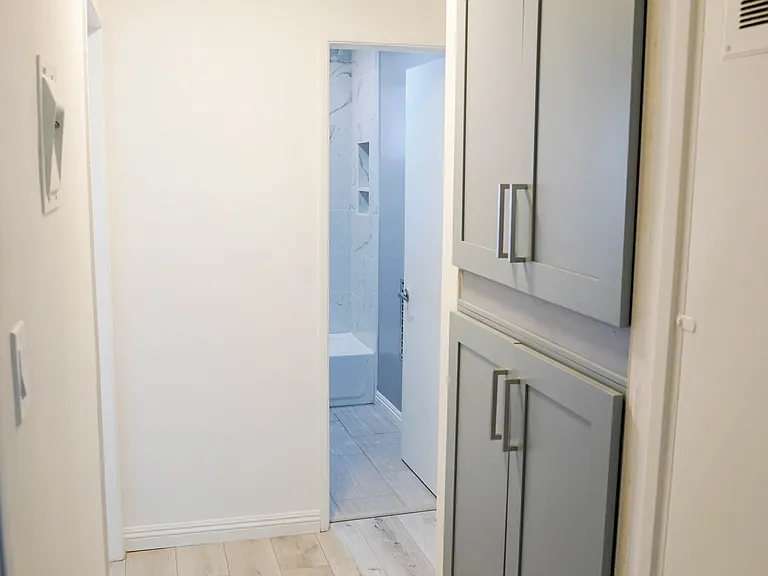 849 S Plymouth Blvd — Photo 4