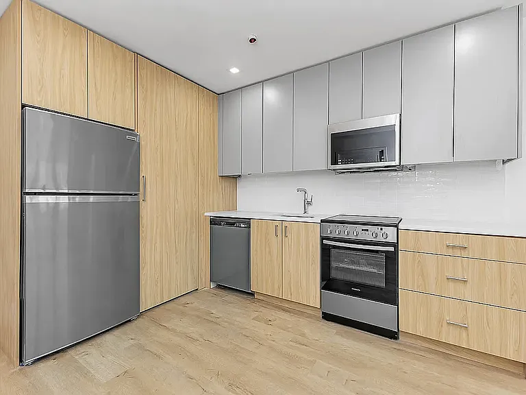 36-45 31st St #6D — Photo 3