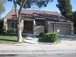 3562 Peak Dr photo 1