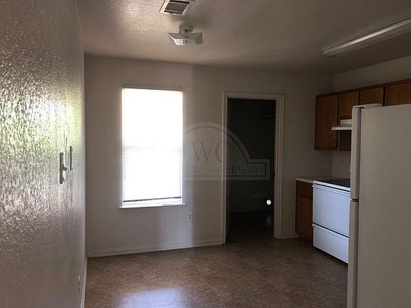 4th image of 1006 Circle M Dr APT B