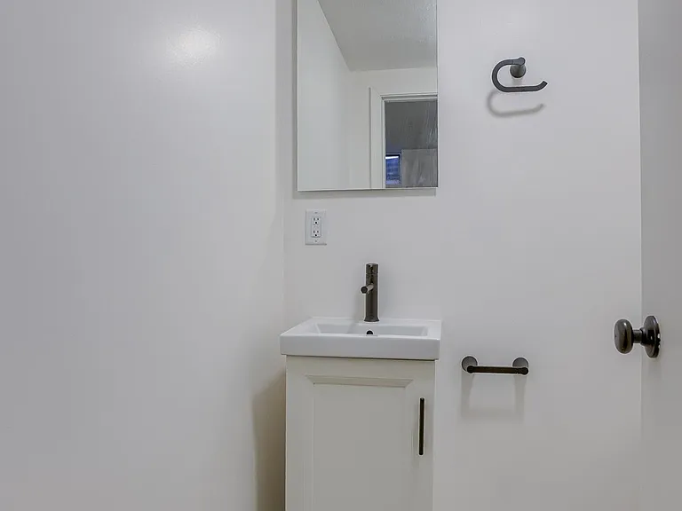 5312 N 48th Ave — Photo 17