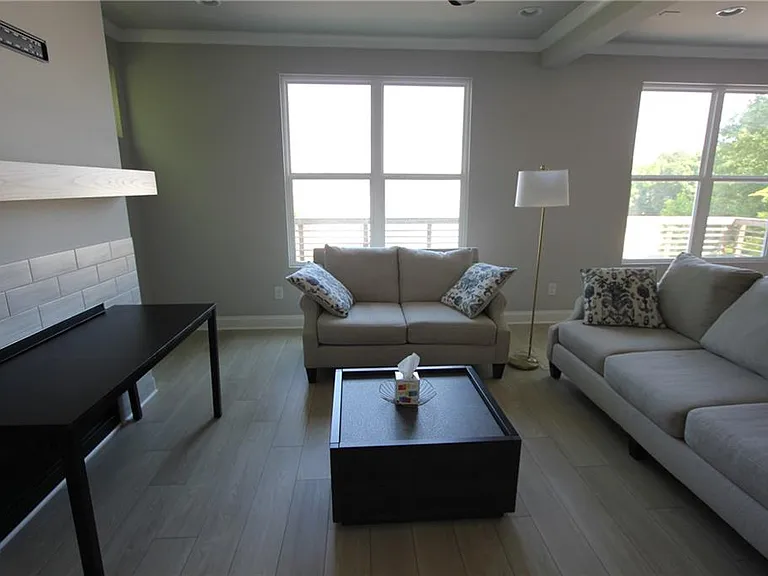 1740 Bolton Rd NW — Photo 8