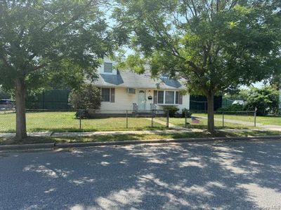 14 Concord Avenue, Bethpage, NY, 11714