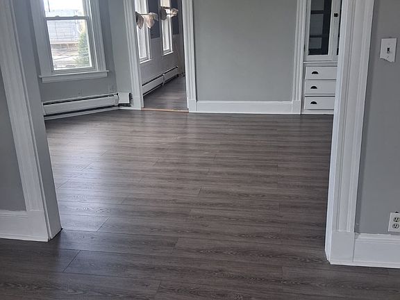 4th image of 138 Fairview St Floor 1