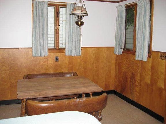 Eat-in Kitchen