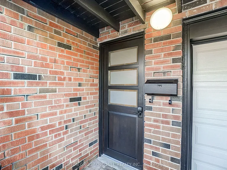 3606 Twinmaple Dr — Photo 4