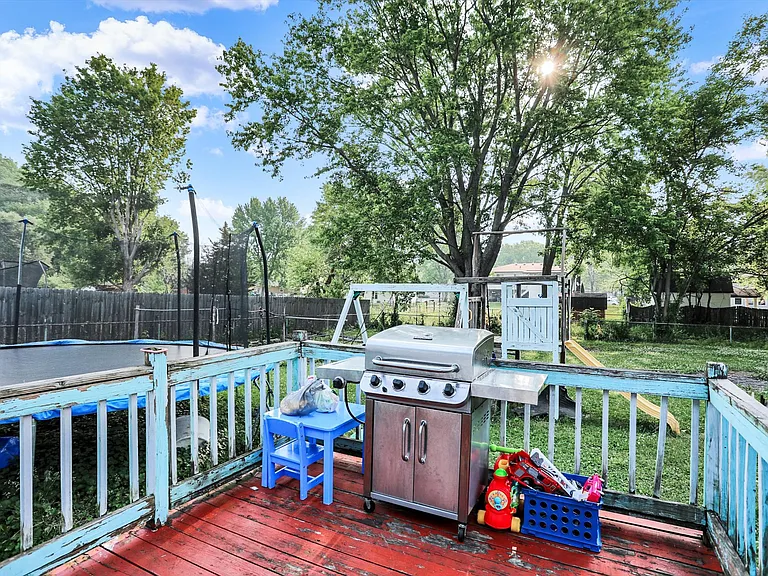 7915 Broadview Dr — Photo 31