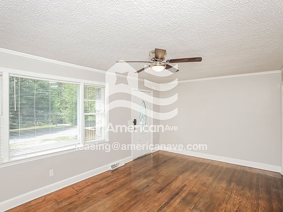 3677_003_living_room_12846629.jpg