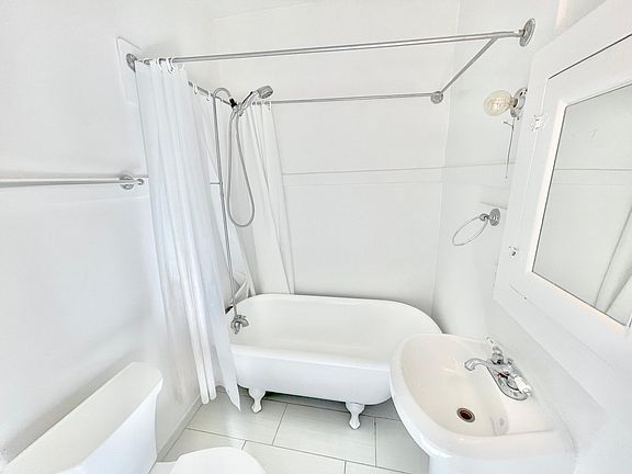 4th image of 16 Thornton Ave APT 204