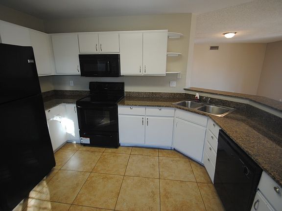 4th image of 6907 W Tuckey Ln