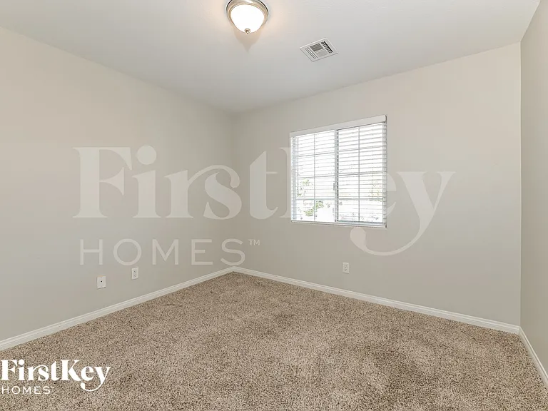 1049 Silver Star St — Photo 12
