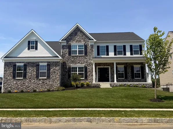 4 Charlotte Ct, Marlton, NJ 08053