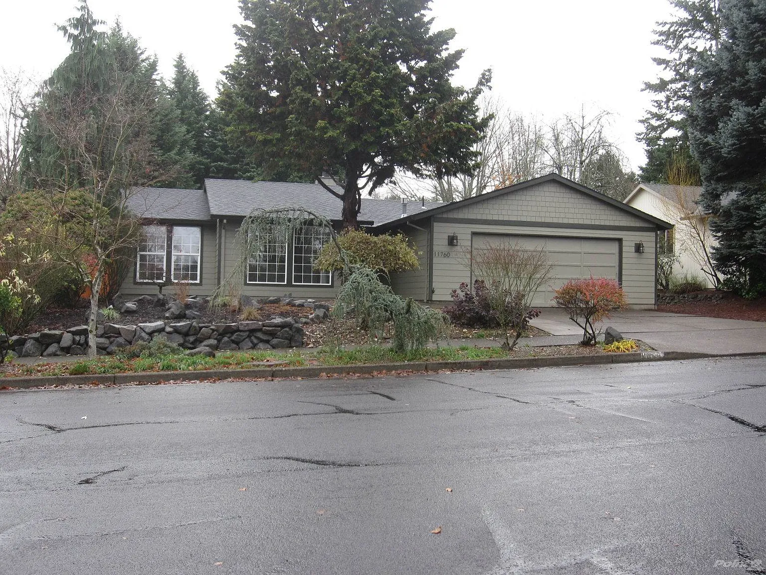 11760 SW Robbins Dr photo 1