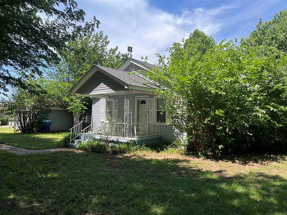 1st image of 701 SW 3rd St