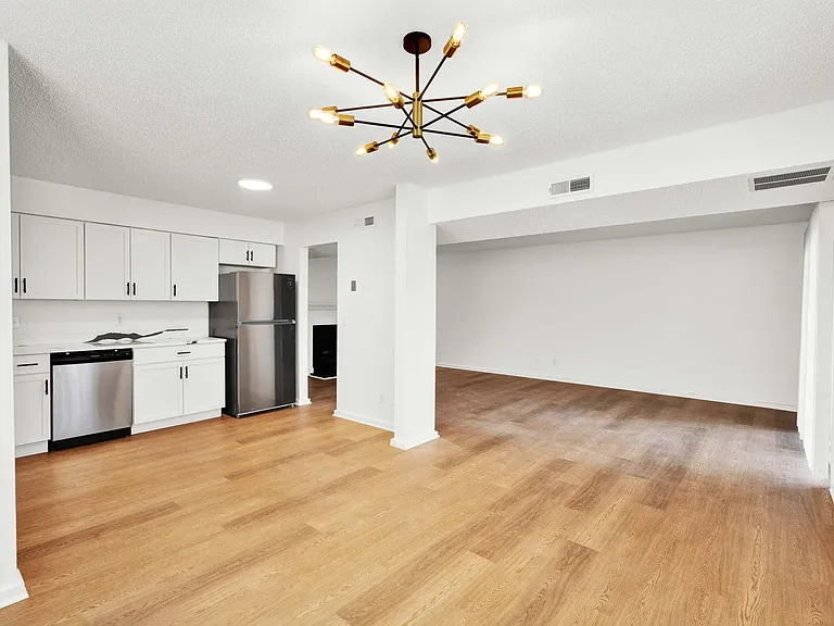 One11 Residences - Monroe — Photo 13