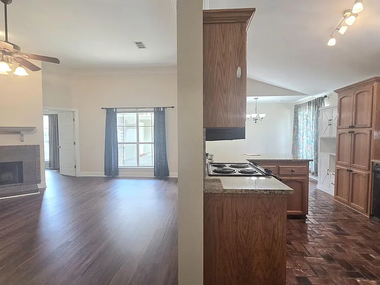 17656 Chasefield Ave — Photo 14