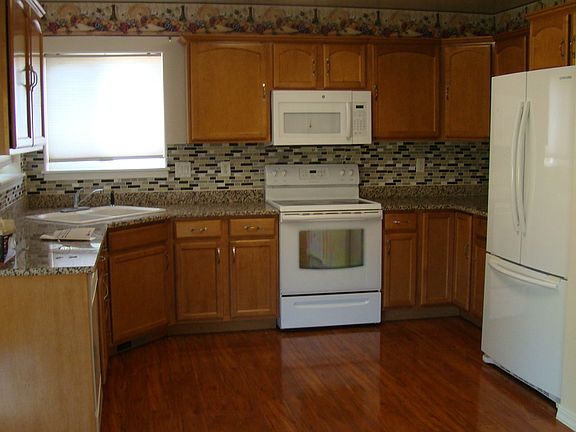 2nd image of 1507 Anny Dr W