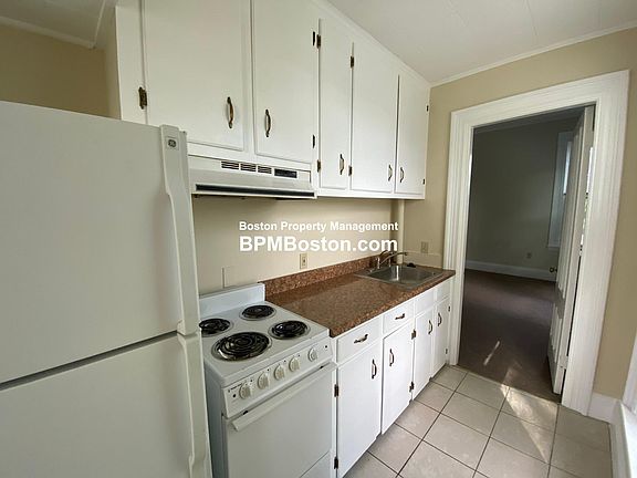 3rd image of 36 Pond St #4C