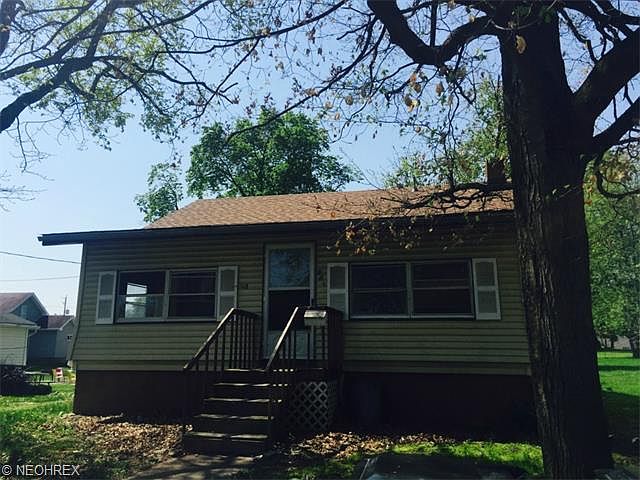 1st image of 520 W 1st St