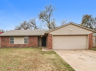 501 N Ramblin Oaks Dr, Moore, OK 73160