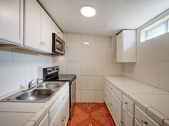 5th image of 5820 N 35th Ave #C