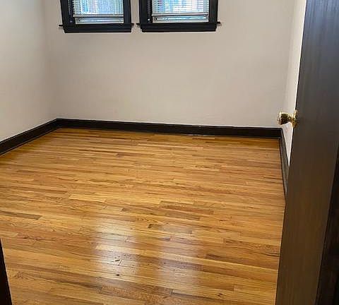 4th image of 4947 N Whipple St #G
