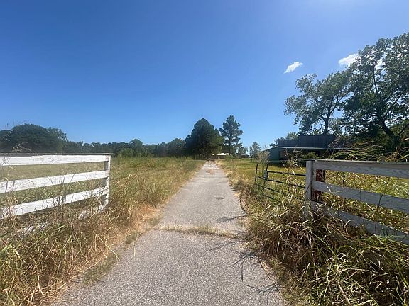 2nd image of 3371 State Highway 199