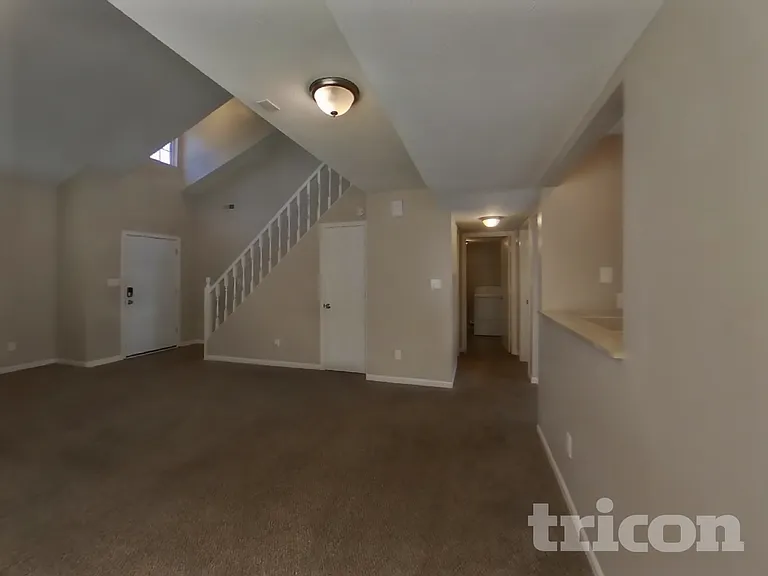 2207 Golden Eye Cir — Photo 2