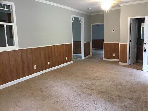 3rd image of 404 Foster Park St