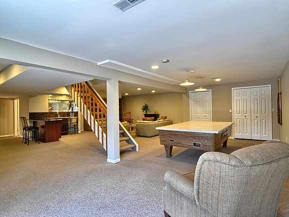 4th image of 1223 Valley Stream Dr