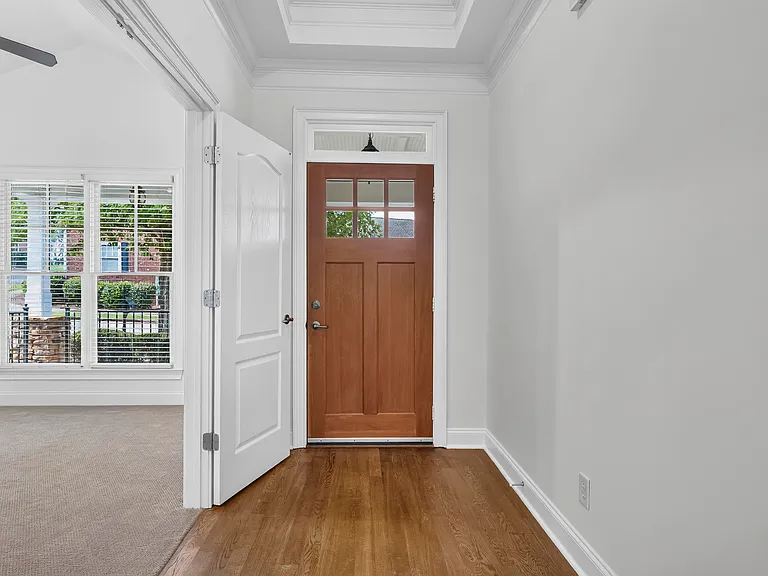 1081 Carriage Ridge Dr — Photo 12