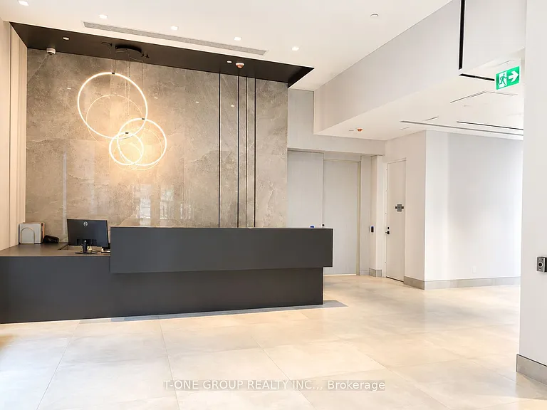 609 Sherbourne St #711 — Photo 3