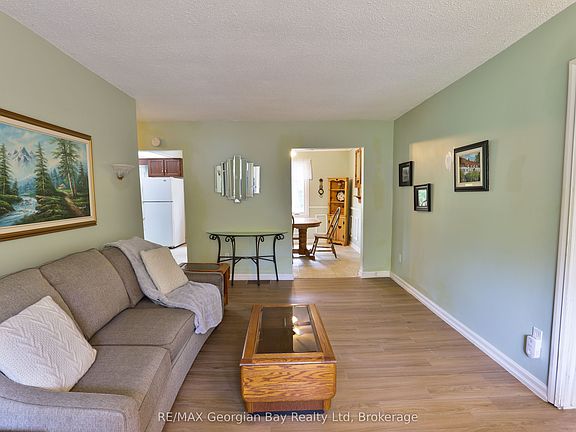 4th image of 1 Lindale Ave