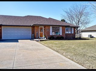 946 Edgewater Dr, Morris, IL