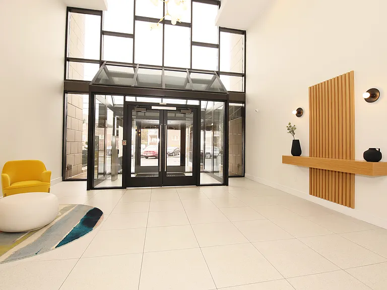 230 W Broadway #307 — Photo 4