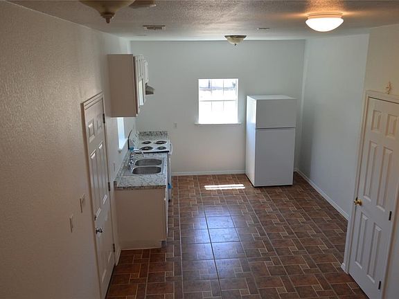 2nd image of 15514 Ullman Dr