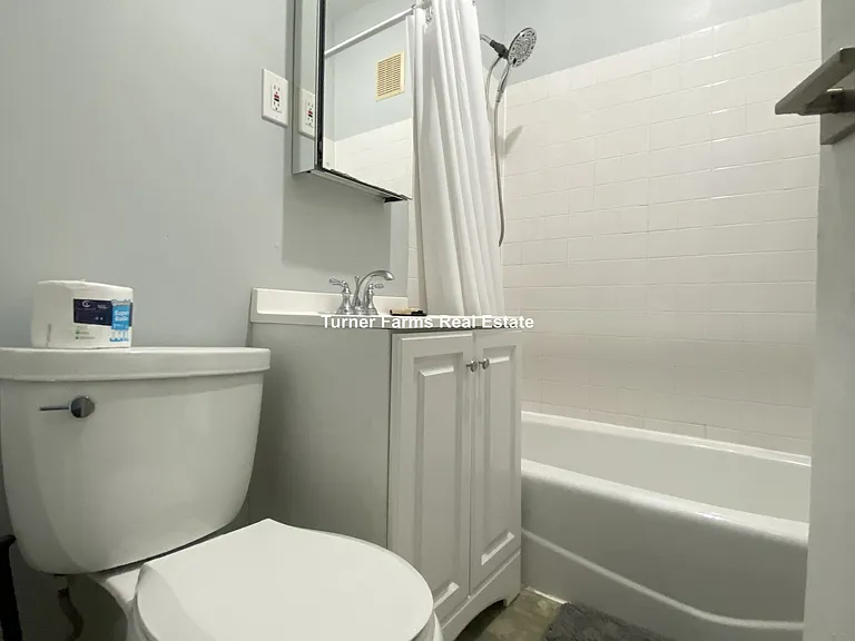 147 Columbia St #22L — Photo 21