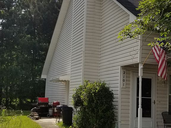 Small patio on side of house
