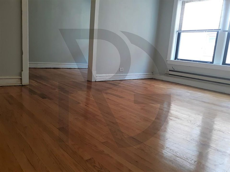 1st image of 622 W Cornelia Ave #628W2