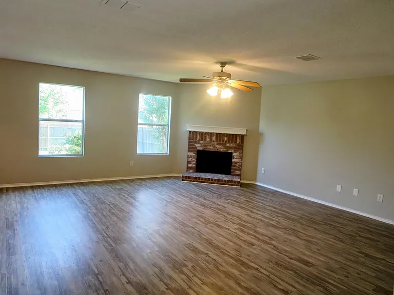 2348 White Oak Dr — Photo 14