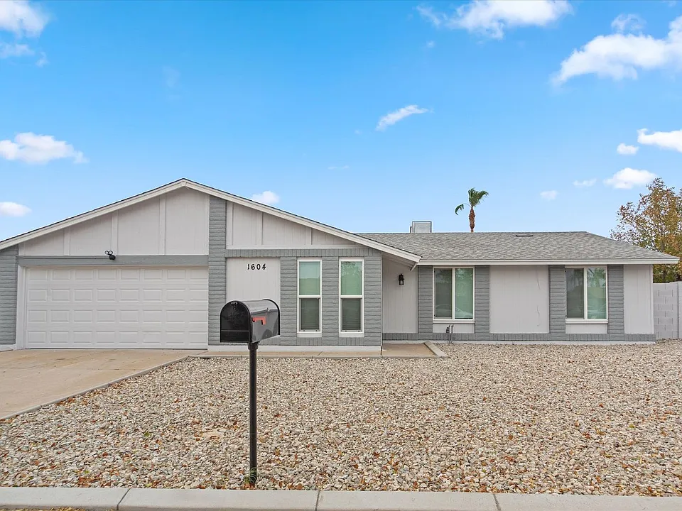 1604 W Colt Rd